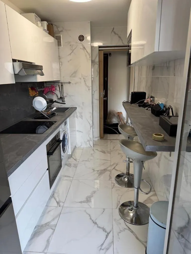 Magnifique Grand 2 Pieces Moderne Lumineux Au Calme Avec Grande Terrasse A 15Mn En Bus Centre-Ville, Gare Et Promenade Des Anglais Nice Apartment