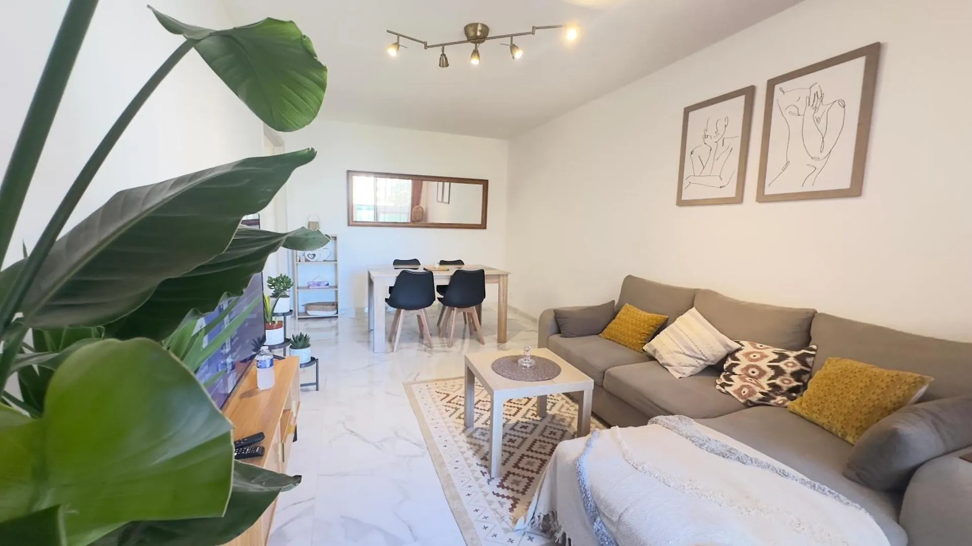 הקונטקטים של Magnifique Grand 2 Pieces Moderne Lumineux Au Calme Avec Grande Terrasse A 15Mn En Bus Centre-Ville, Gare Et Promenade Des Anglais